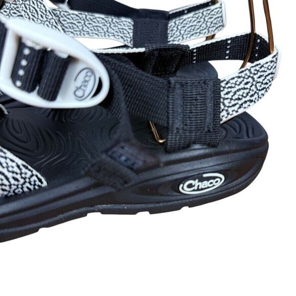 Chaco Z/Volv Womens Black White Toe Ring Sporty Sandals Hiking Caming Shoes sz 7 - Picture 9 of 16
